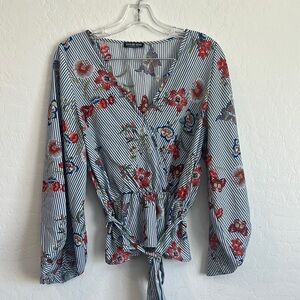 Fashion nova women’s size large blouse multi v-neck floral top‎ business peplum